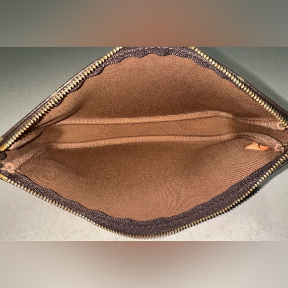 Louis Vuitton Pochette Accessoires Bag Monogram Canvas - Picture 12 of 14